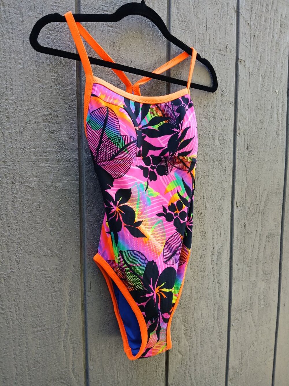 TYR Women's NWT Small Swimsuit 1 Piece Pink Reversible Wanderlust Durafast Lite
